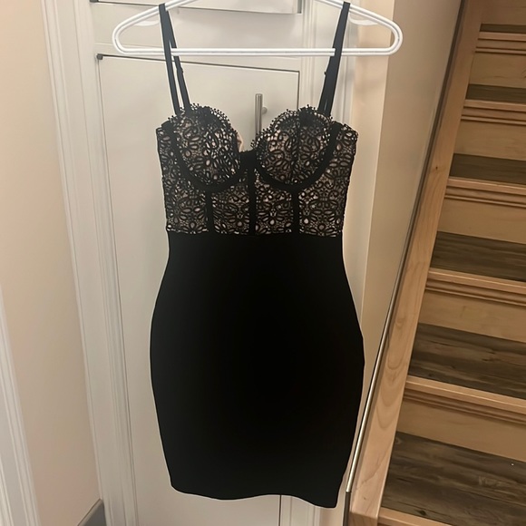 Black Lace Adjustable Strap Dress - Picture 2 of 7